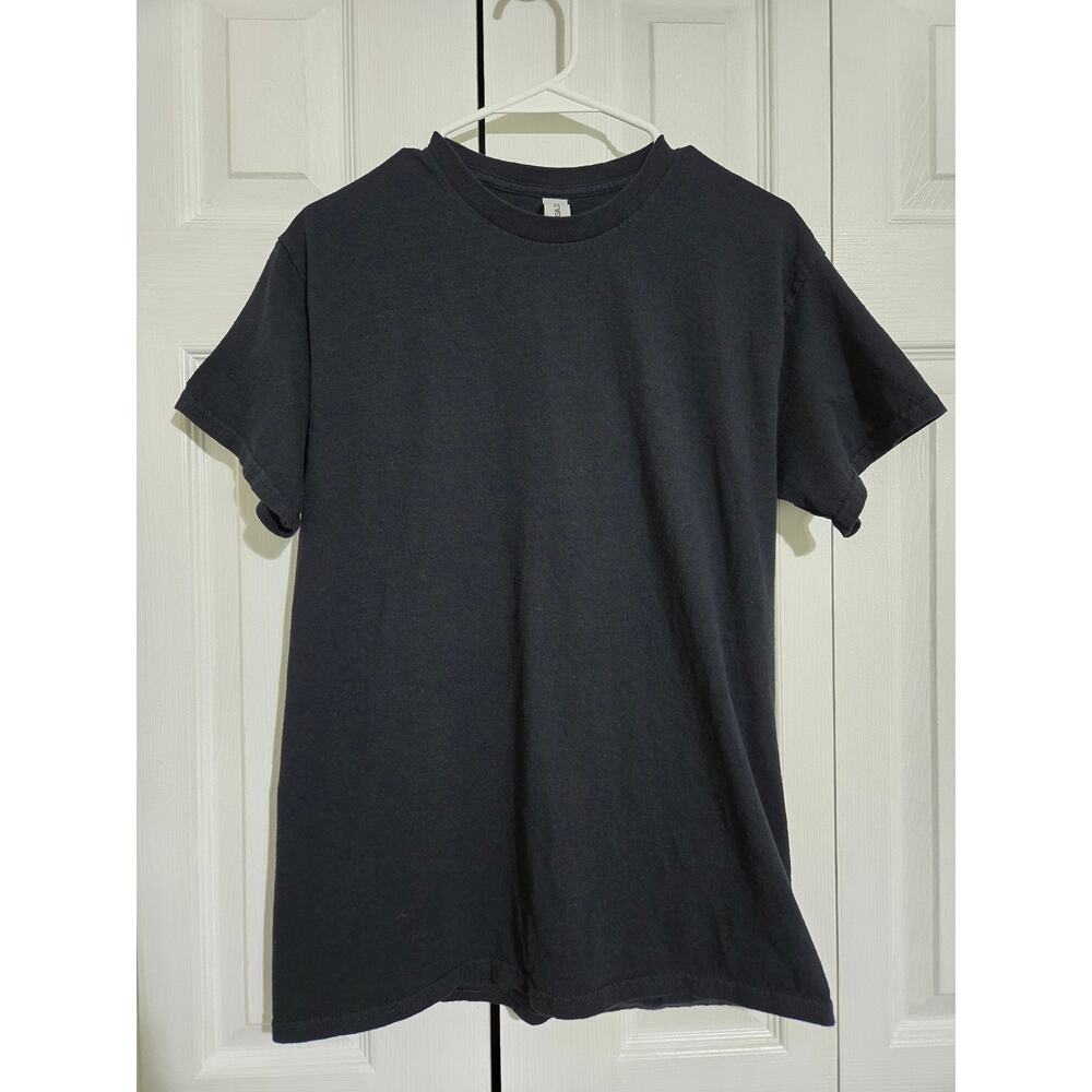 Gildan medium men's black graphic tee